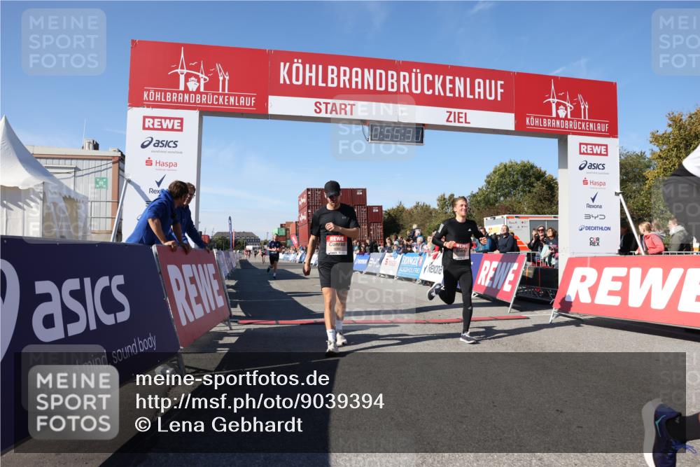 03.10.2025 - Köhlbrandbrückenlauf Lena Gebhardt http://msf.ph/oto/9039394 03.10.2025 12:55:32 Ziel 4089, 4104, 4233, 6091 meine-sportfotos.de
