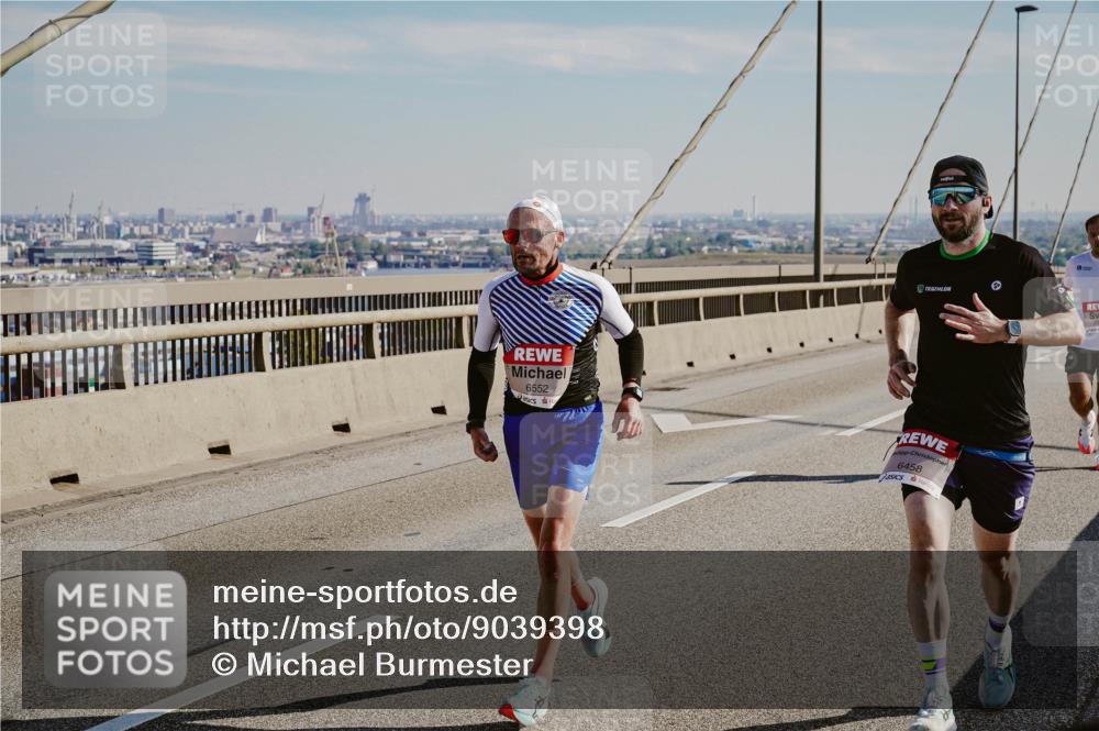 03.10.2025 - Köhlbrandbrückenlauf Michael Burmester http://msf.ph/oto/9039398 03.10.2025 12:18:54 Position 1 6552, 6458 meine-sportfotos.de