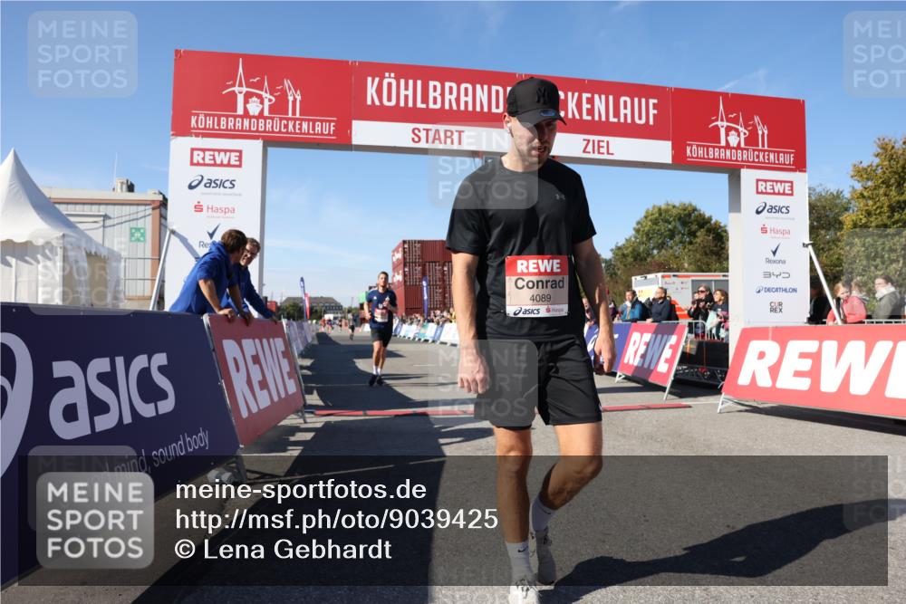 03.10.2025 - Köhlbrandbrückenlauf Lena Gebhardt http://msf.ph/oto/9039425 03.10.2025 12:55:34 Ziel 4089, 4104, 4233, 6091 meine-sportfotos.de