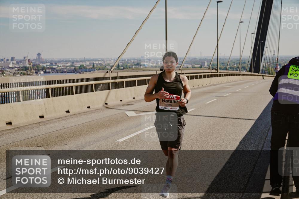 03.10.2025 - Köhlbrandbrückenlauf Michael Burmester http://msf.ph/oto/9039427 03.10.2025 12:19:08 Position 1 4092 meine-sportfotos.de