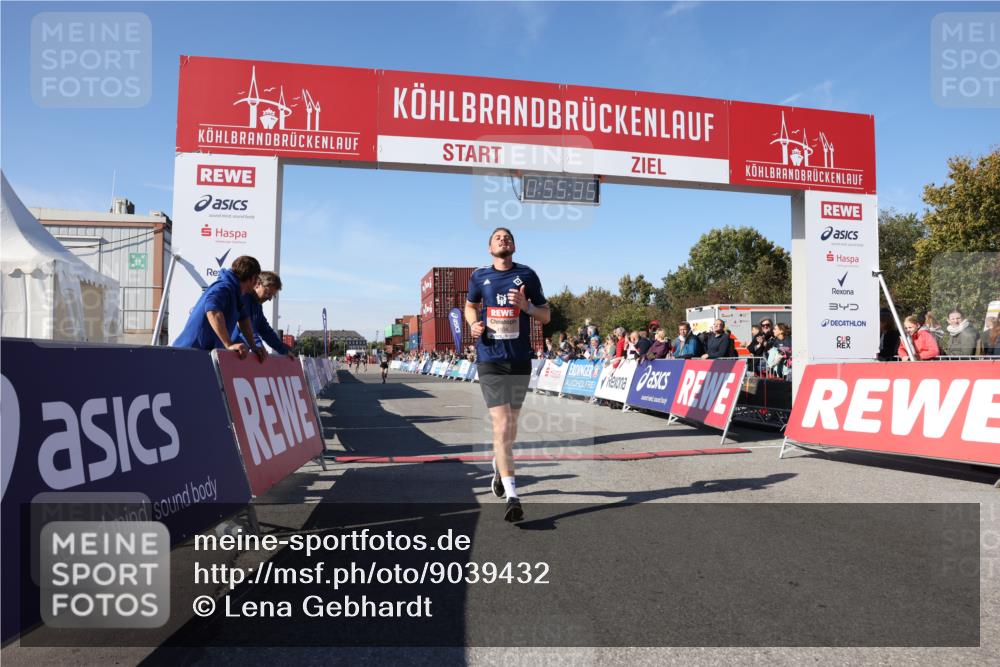 03.10.2025 - Köhlbrandbrückenlauf Lena Gebhardt http://msf.ph/oto/9039432 03.10.2025 12:55:36 Ziel 4001, 4089, 4104, 4233, 6091 meine-sportfotos.de