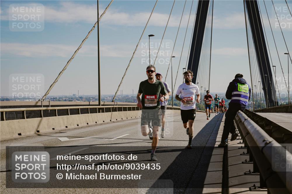 03.10.2025 - Köhlbrandbrückenlauf Michael Burmester http://msf.ph/oto/9039435 03.10.2025 12:19:21 Position 1  meine-sportfotos.de