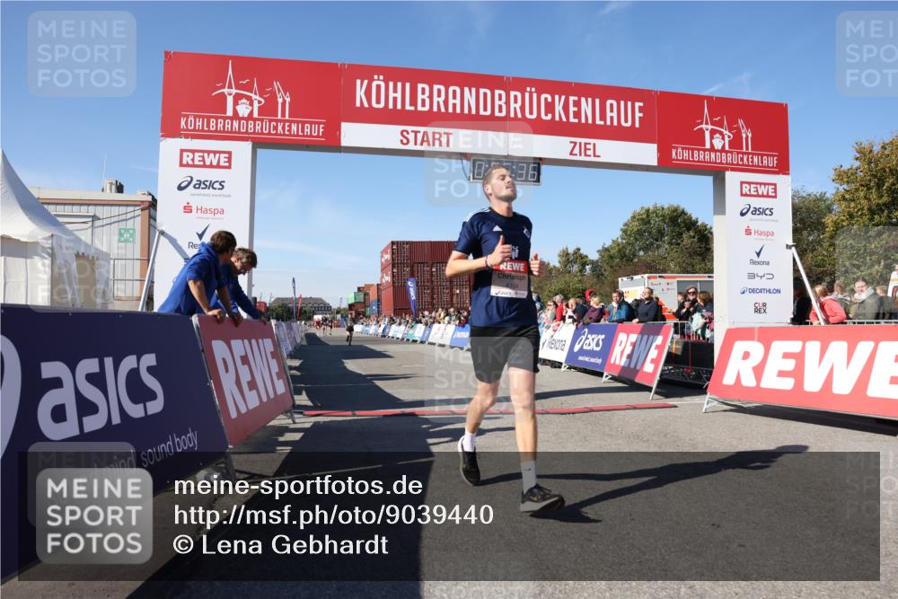 03.10.2025 - Köhlbrandbrückenlauf Lena Gebhardt http://msf.ph/oto/9039440 03.10.2025 12:55:36 Ziel 4001, 4089, 4104, 4233, 6091 meine-sportfotos.de