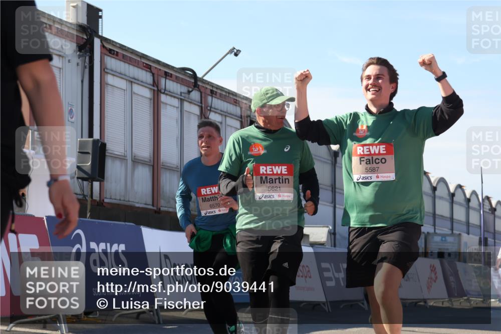 03.10.2025 - Köhlbrandbrückenlauf Luisa Fischer http://msf.ph/oto/9039441 03.10.2025 13:29:56 Ziel 4714, 4825, 5260, 5333, 5369, 5574, 5587, 5621, 5930, 5944, 6066, 6234, 6570, 6698 meine-sportfotos.de