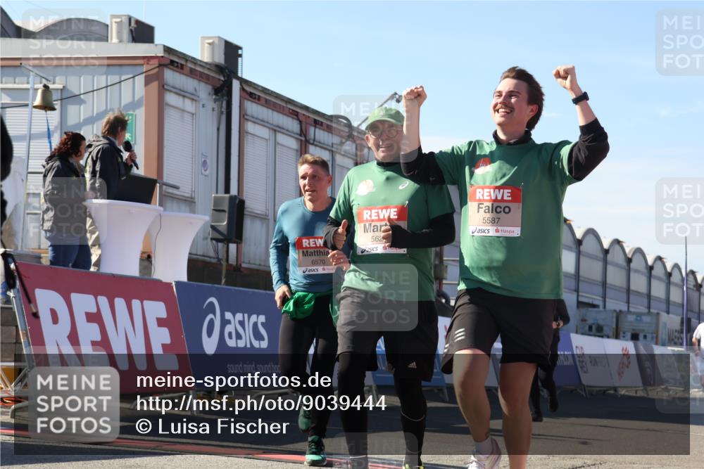 03.10.2025 - Köhlbrandbrückenlauf Luisa Fischer http://msf.ph/oto/9039444 03.10.2025 13:29:56 Ziel 4714, 4825, 5260, 5333, 5369, 5574, 5587, 5621, 5930, 5944, 6066, 6234, 6570, 6698 meine-sportfotos.de