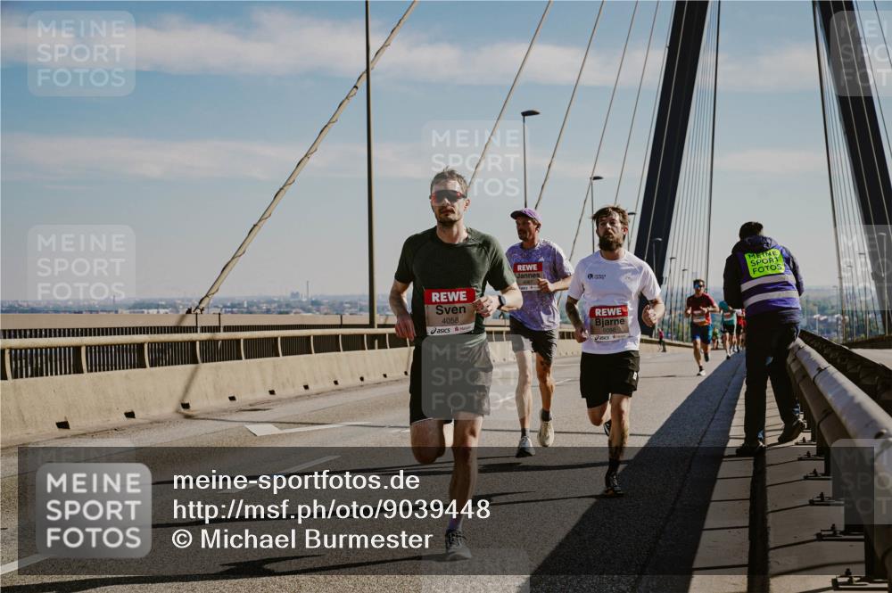 03.10.2025 - Köhlbrandbrückenlauf Michael Burmester http://msf.ph/oto/9039448 03.10.2025 12:19:22 Position 1 4058, 6086 meine-sportfotos.de