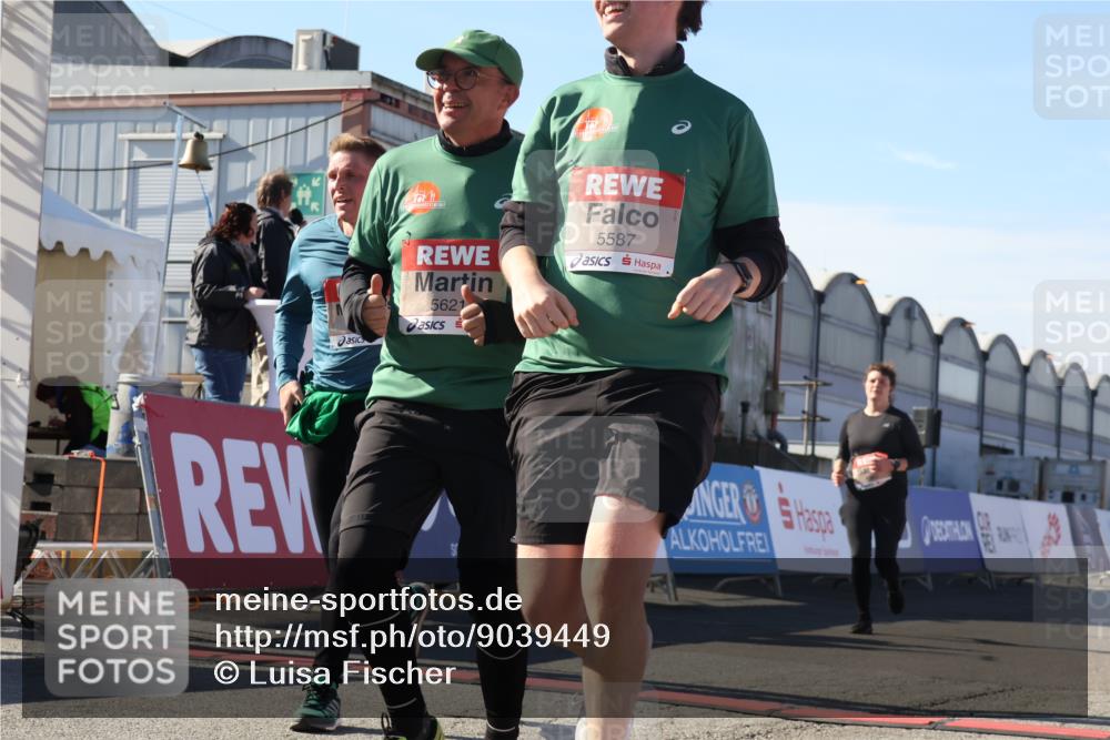 03.10.2025 - Köhlbrandbrückenlauf Luisa Fischer http://msf.ph/oto/9039449 03.10.2025 13:29:57 Ziel 4714, 4825, 5260, 5333, 5369, 5574, 5587, 5621, 5930, 5944, 6066, 6234, 6570, 6698 meine-sportfotos.de
