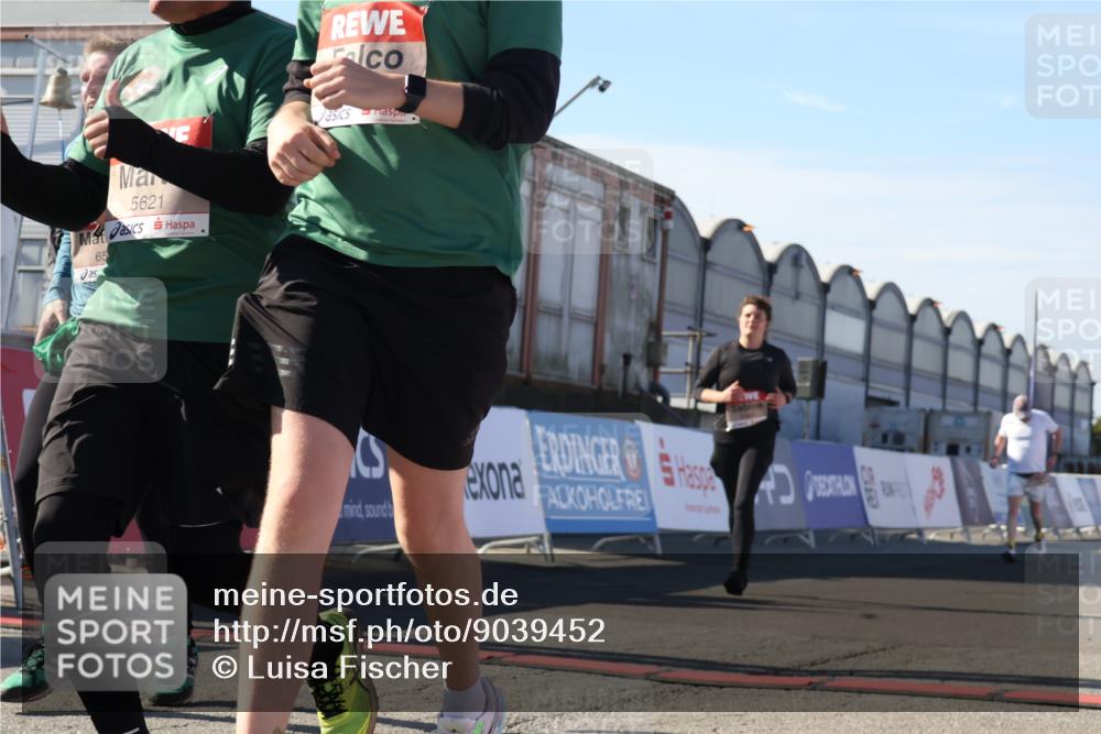 03.10.2025 - Köhlbrandbrückenlauf Luisa Fischer http://msf.ph/oto/9039452 03.10.2025 13:29:57 Ziel 4714, 4825, 5260, 5333, 5369, 5574, 5587, 5621, 5930, 5944, 6066, 6234, 6570, 6698 meine-sportfotos.de