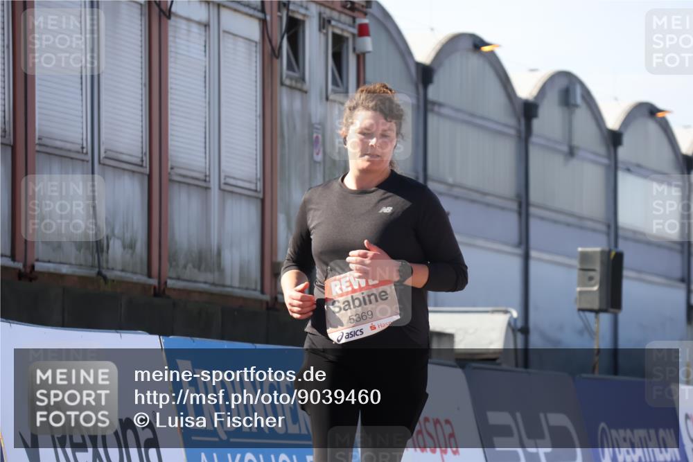 03.10.2025 - Köhlbrandbrückenlauf Luisa Fischer http://msf.ph/oto/9039460 03.10.2025 13:29:58 Ziel 4459, 4714, 4825, 5333, 5369, 5574, 5587, 5621, 5930, 5944, 6066, 6234, 6570, 6698 meine-sportfotos.de