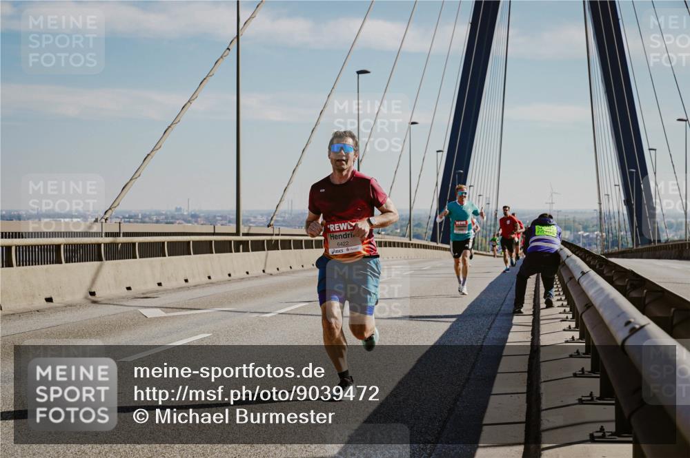 03.10.2025 - Köhlbrandbrückenlauf Michael Burmester http://msf.ph/oto/9039472 03.10.2025 12:19:28 Position 1 6422 meine-sportfotos.de