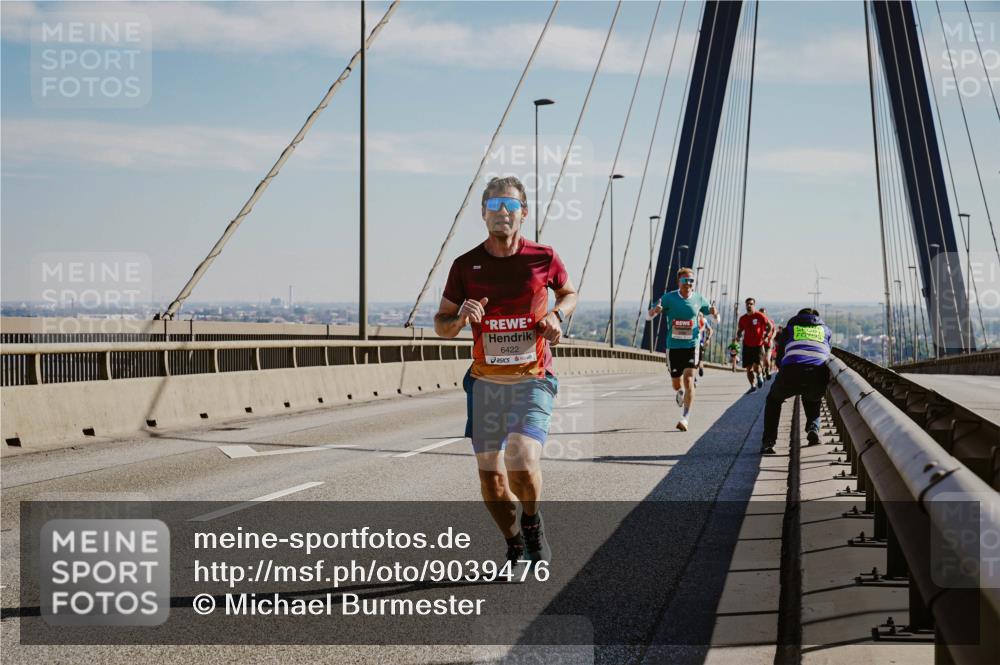 03.10.2025 - Köhlbrandbrückenlauf Michael Burmester http://msf.ph/oto/9039476 03.10.2025 12:19:28 Position 1 6422 meine-sportfotos.de
