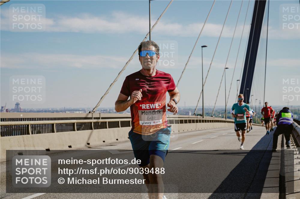 03.10.2025 - Köhlbrandbrückenlauf Michael Burmester http://msf.ph/oto/9039488 03.10.2025 12:19:29 Position 1 6422 meine-sportfotos.de
