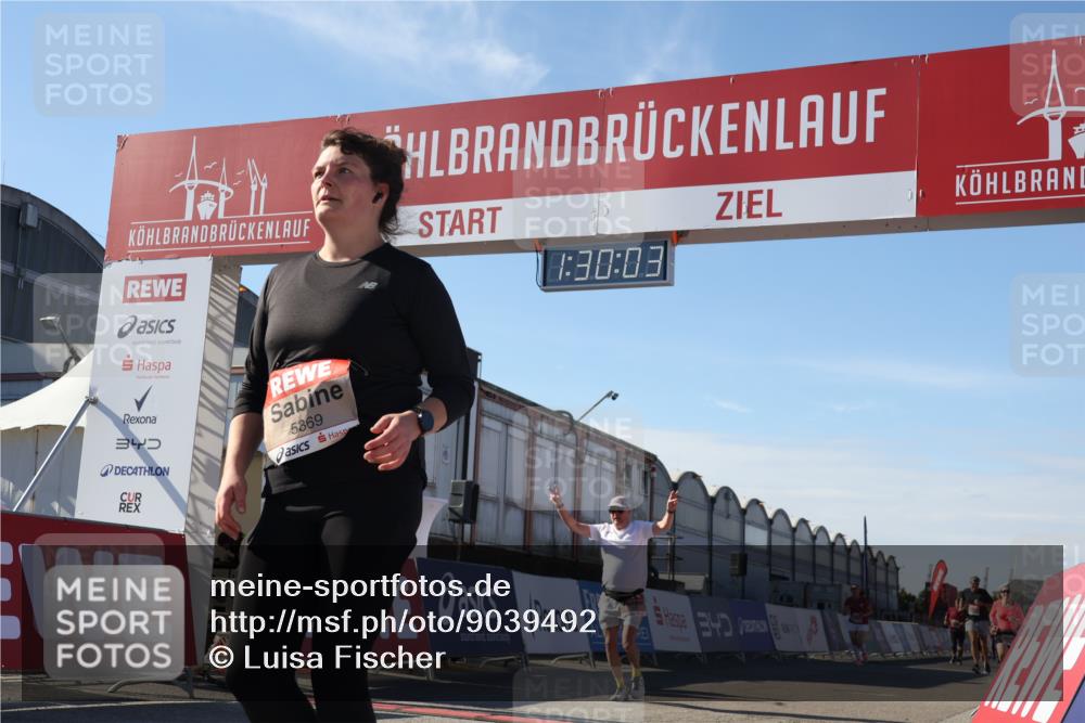 03.10.2025 - Köhlbrandbrückenlauf Luisa Fischer http://msf.ph/oto/9039492 03.10.2025 13:30:02 Ziel 4459, 4825, 5369, 5398, 5587, 5621, 5930, 5944, 6234, 6570, 6698 meine-sportfotos.de