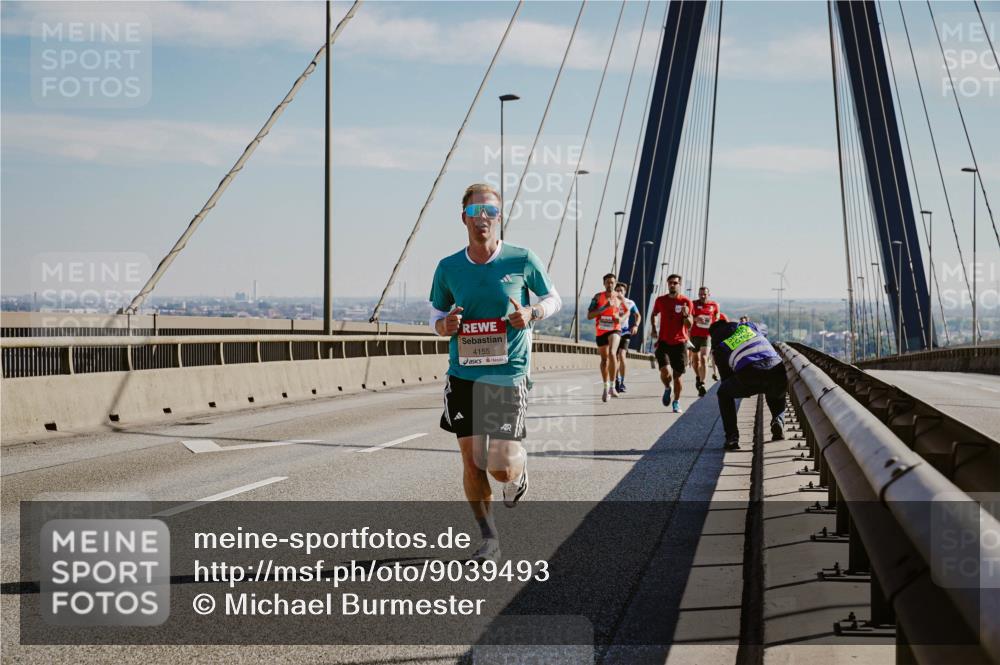 03.10.2025 - Köhlbrandbrückenlauf Michael Burmester http://msf.ph/oto/9039493 03.10.2025 12:19:31 Position 1 4155 meine-sportfotos.de