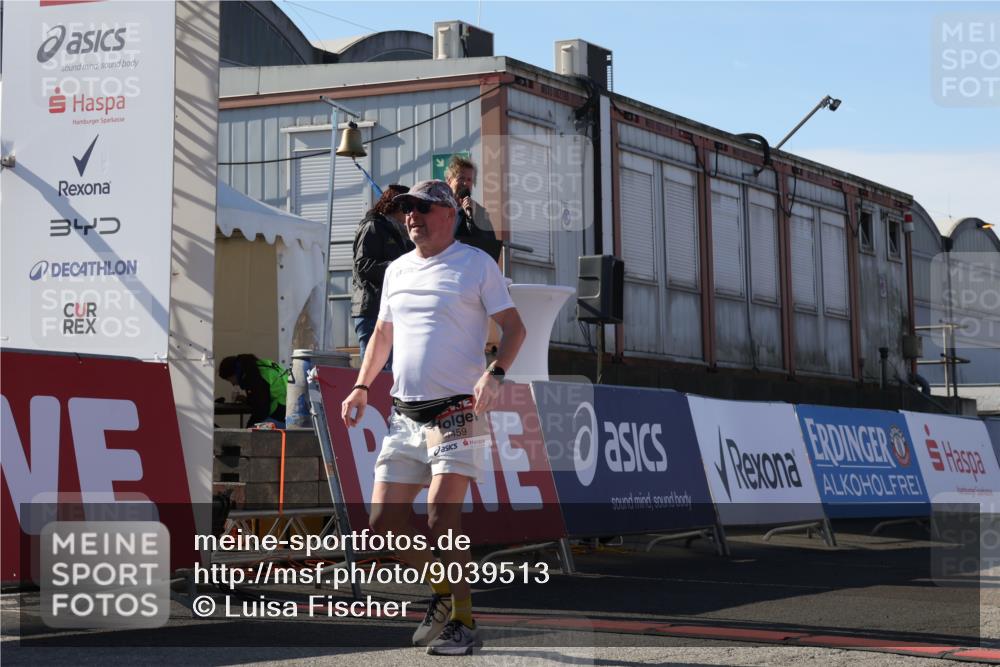03.10.2025 - Köhlbrandbrückenlauf Luisa Fischer http://msf.ph/oto/9039513 03.10.2025 13:30:04 Ziel 4459, 5369, 5398, 5587, 5621, 6234, 6570, 6698 meine-sportfotos.de