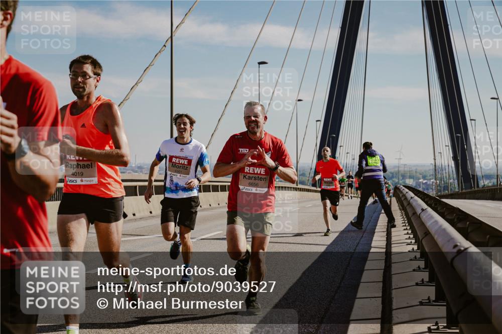 03.10.2025 - Köhlbrandbrückenlauf Michael Burmester http://msf.ph/oto/9039527 03.10.2025 12:19:38 Position 1 4019, 301, 6656 meine-sportfotos.de