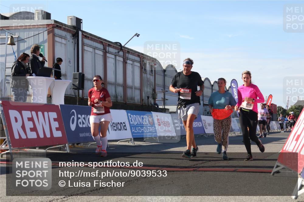 03.10.2025 - Köhlbrandbrückenlauf Luisa Fischer http://msf.ph/oto/9039533 03.10.2025 13:30:09 Ziel 4459, 5038, 5079, 5151, 5153, 5161, 5369, 5398 meine-sportfotos.de