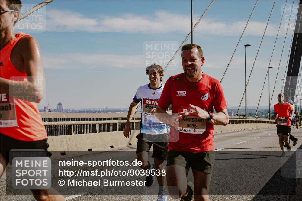 03.10.2025 - Köhlbrandbrückenlauf Michael Burmester http://msf.ph/oto/9039538 03.10.2025 12:19:38 Position 1 9, 43, 6656 meine-sportfotos.de
