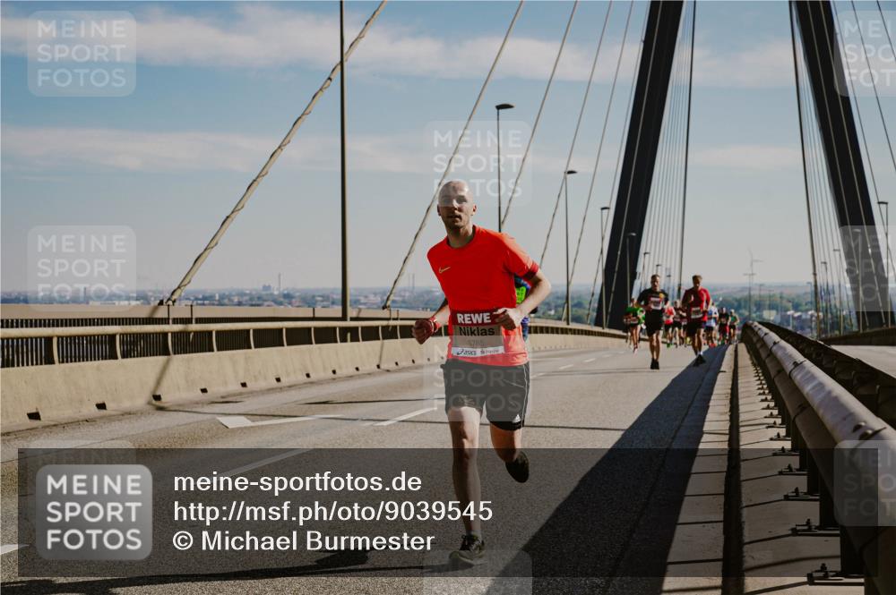 03.10.2025 - Köhlbrandbrückenlauf Michael Burmester http://msf.ph/oto/9039545 03.10.2025 12:19:40 Position 1 5765 meine-sportfotos.de