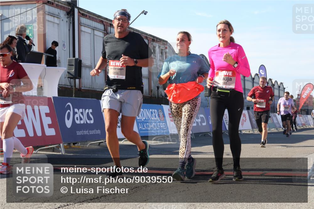03.10.2025 - Köhlbrandbrückenlauf Luisa Fischer http://msf.ph/oto/9039550 03.10.2025 13:30:11 Ziel 4459, 5038, 5079, 5151, 5153, 5161, 5398 meine-sportfotos.de