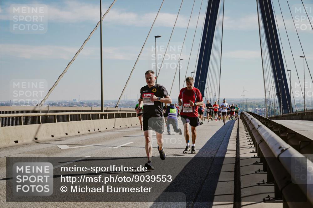 03.10.2025 - Köhlbrandbrückenlauf Michael Burmester http://msf.ph/oto/9039553 03.10.2025 12:19:46 Position 1  meine-sportfotos.de