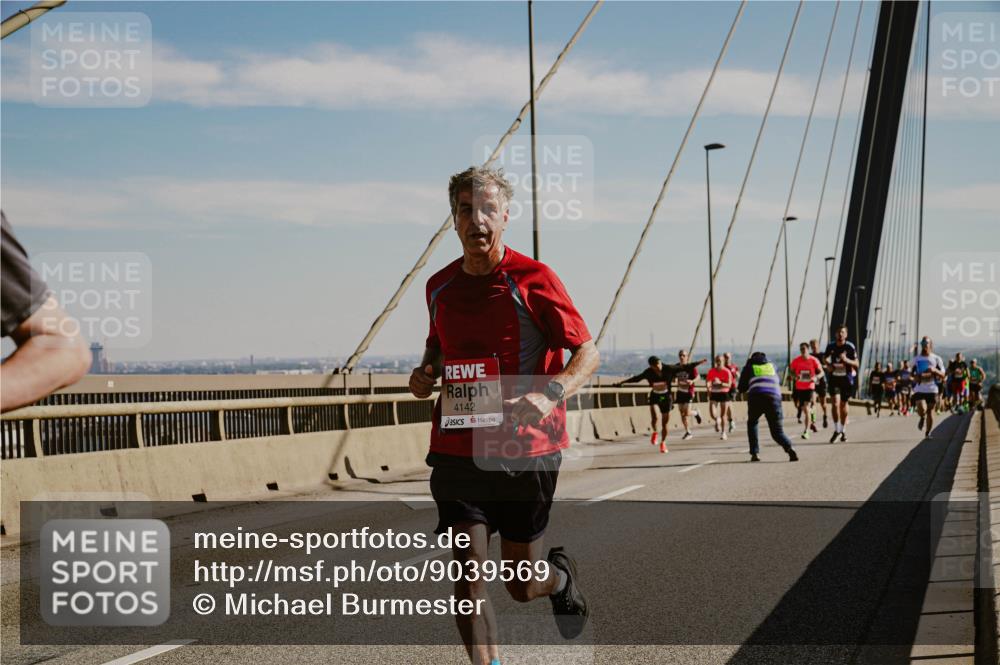 03.10.2025 - Köhlbrandbrückenlauf Michael Burmester http://msf.ph/oto/9039569 03.10.2025 12:19:48 Position 1 4142 meine-sportfotos.de