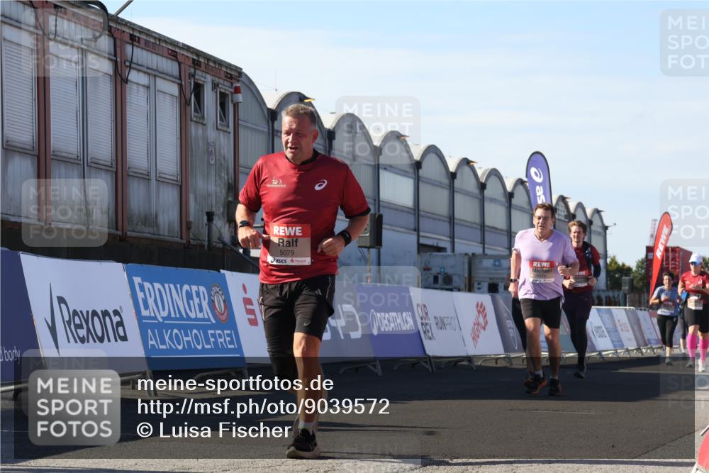 03.10.2025 - Köhlbrandbrückenlauf Luisa Fischer http://msf.ph/oto/9039572 03.10.2025 13:30:13 Ziel 4459, 5038, 5079, 5151, 5153, 5161, 5174, 5398, 6219 meine-sportfotos.de