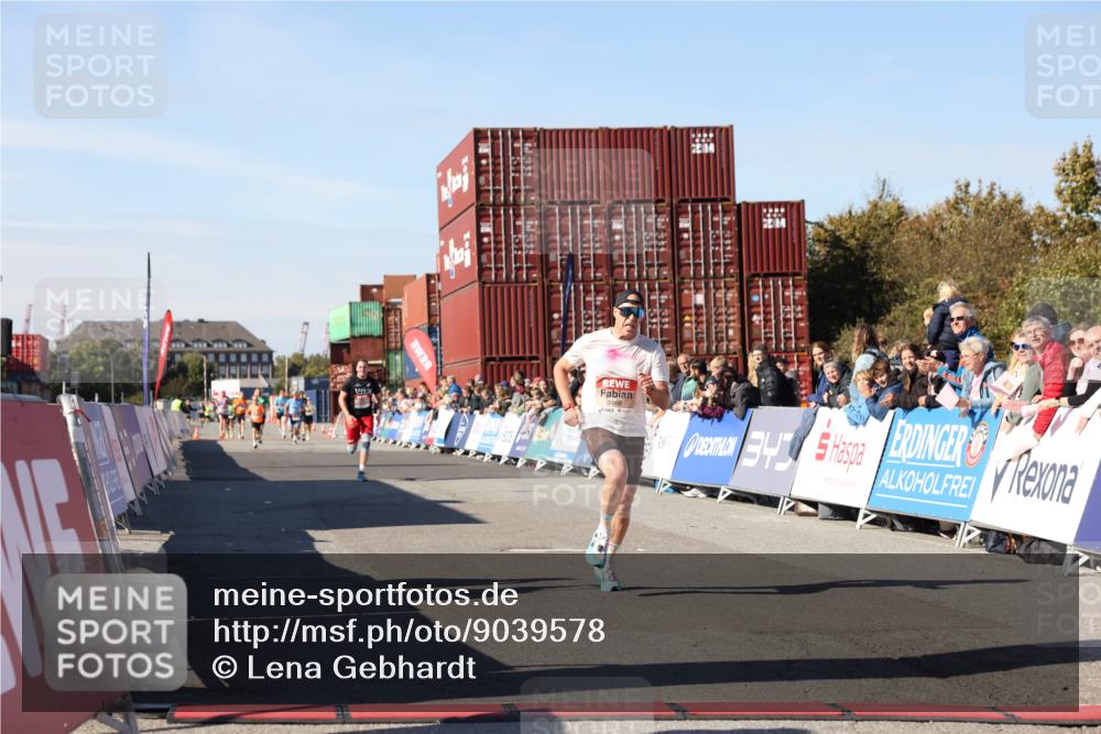 03.10.2025 - Köhlbrandbrückenlauf Lena Gebhardt http://msf.ph/oto/9039578 03.10.2025 12:55:58 Ziel 5966, 6480, 6778 meine-sportfotos.de