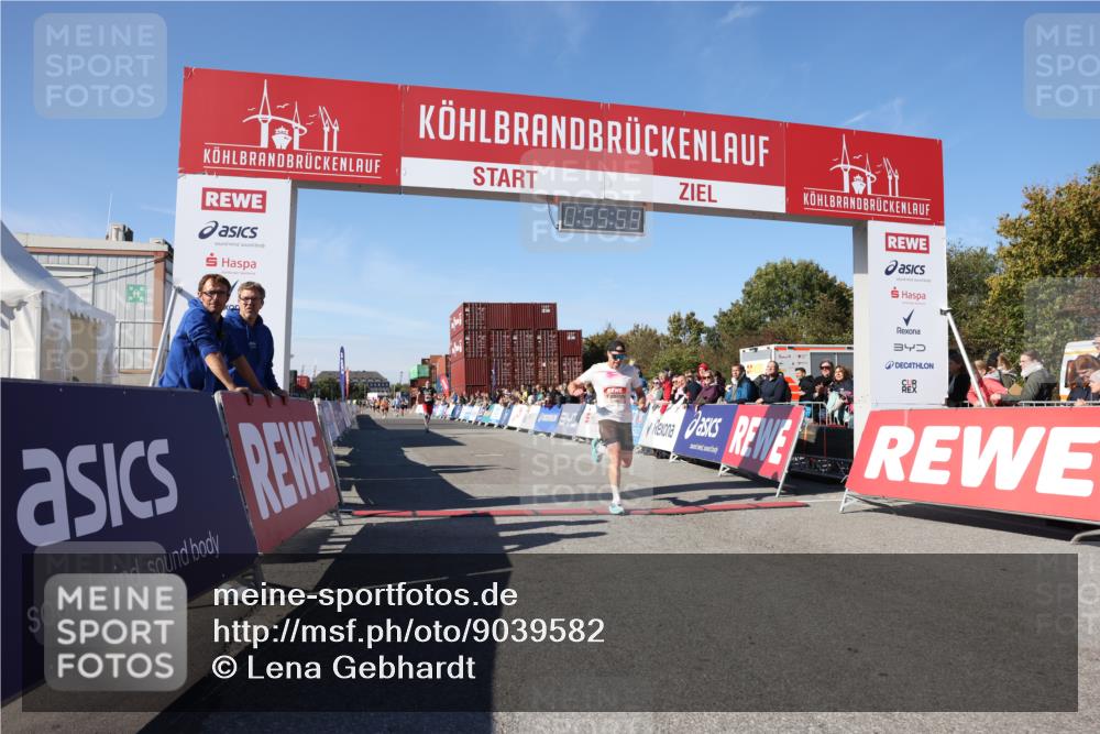 03.10.2025 - Köhlbrandbrückenlauf Lena Gebhardt http://msf.ph/oto/9039582 03.10.2025 12:55:59 Ziel 5966, 6480, 6778 meine-sportfotos.de