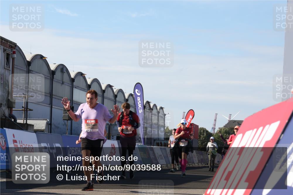 03.10.2025 - Köhlbrandbrückenlauf Luisa Fischer http://msf.ph/oto/9039588 03.10.2025 13:30:15 Ziel 4823, 5038, 5079, 5151, 5153, 5161, 5174, 5233, 5398, 6219 meine-sportfotos.de