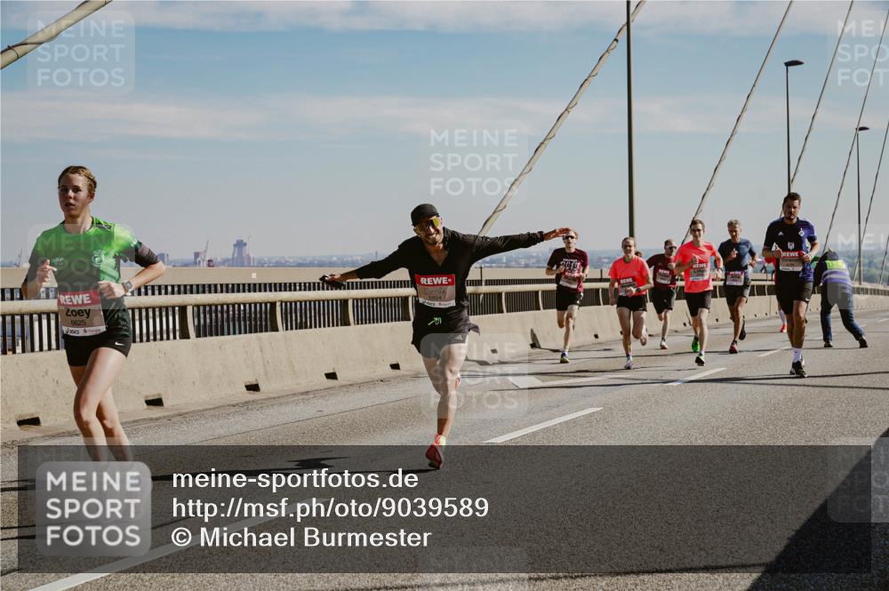 03.10.2025 - Köhlbrandbrückenlauf Michael Burmester http://msf.ph/oto/9039589 03.10.2025 12:19:52 Position 1 6625 meine-sportfotos.de