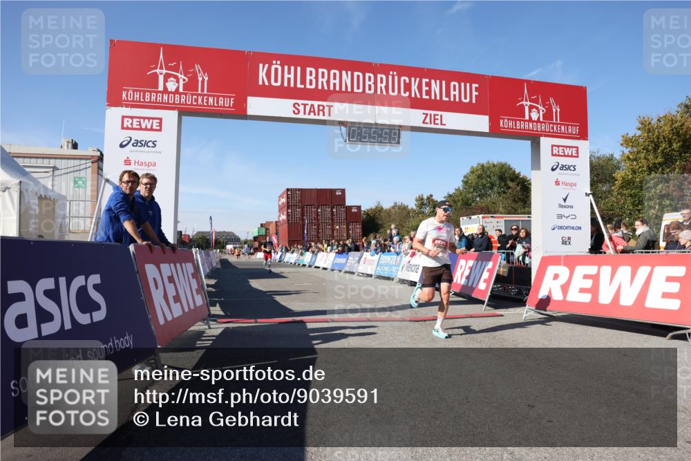 03.10.2025 - Köhlbrandbrückenlauf Lena Gebhardt http://msf.ph/oto/9039591 03.10.2025 12:55:59 Ziel 5966, 6480, 6778 meine-sportfotos.de