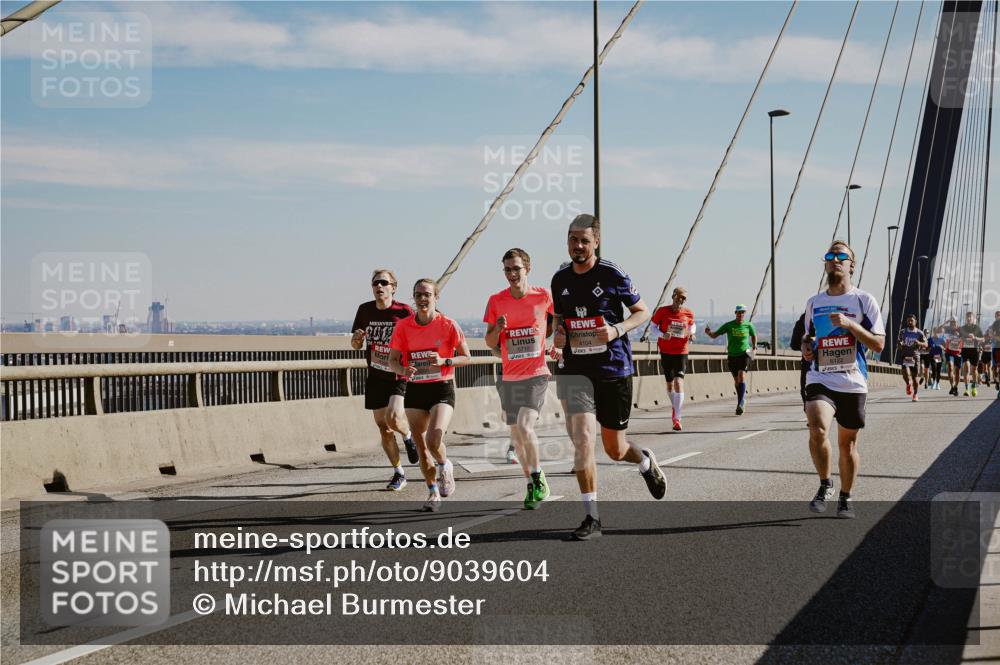 03.10.2025 - Köhlbrandbrückenlauf Michael Burmester http://msf.ph/oto/9039604 03.10.2025 12:19:54 Position 1 6122 meine-sportfotos.de