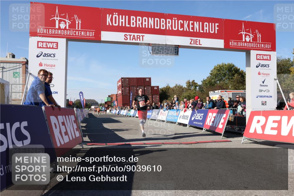 03.10.2025 - Köhlbrandbrückenlauf Lena Gebhardt http://msf.ph/oto/9039610 03.10.2025 12:56:02 Ziel 5966, 6778 meine-sportfotos.de