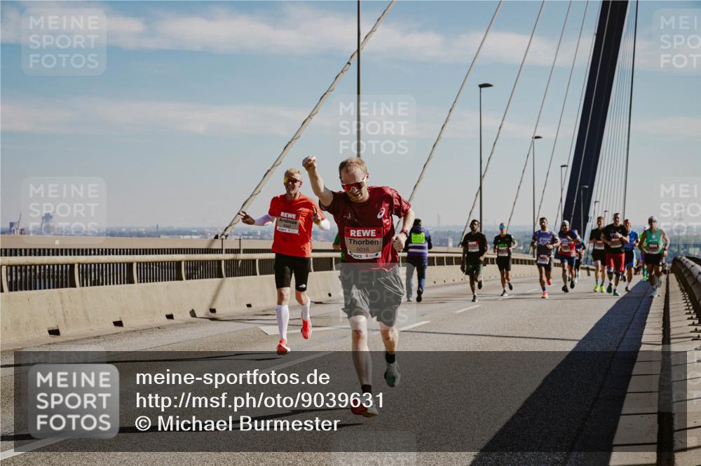 03.10.2025 - Köhlbrandbrückenlauf Michael Burmester http://msf.ph/oto/9039631 03.10.2025 12:19:57 Position 1 6016 meine-sportfotos.de