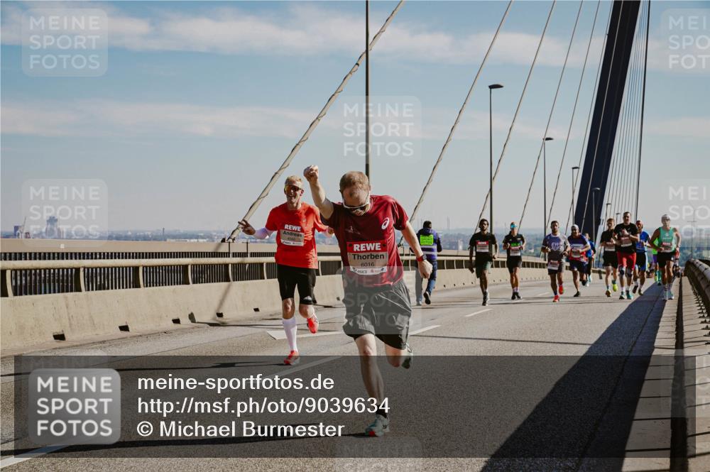 03.10.2025 - Köhlbrandbrückenlauf Michael Burmester http://msf.ph/oto/9039634 03.10.2025 12:19:57 Position 1 4040, 6016 meine-sportfotos.de