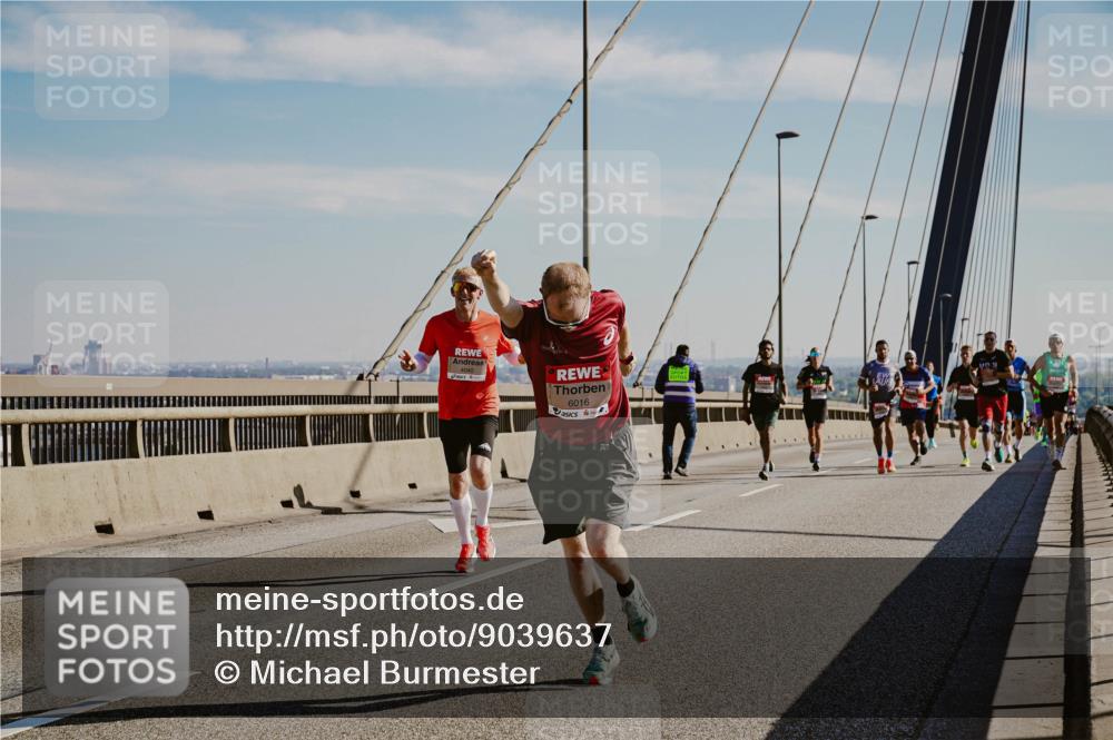 03.10.2025 - Köhlbrandbrückenlauf Michael Burmester http://msf.ph/oto/9039637 03.10.2025 12:19:57 Position 1 6016 meine-sportfotos.de