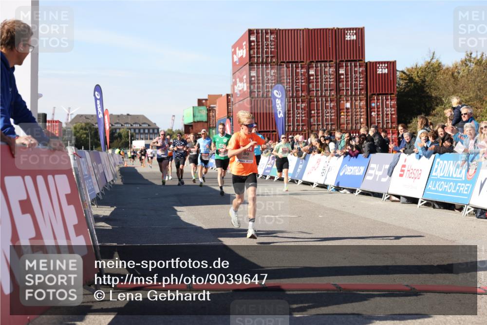 03.10.2025 - Köhlbrandbrückenlauf Lena Gebhardt http://msf.ph/oto/9039647 03.10.2025 12:56:09 Ziel 4041, 4114, 4123, 6206, 6489, 6495, 6778 meine-sportfotos.de