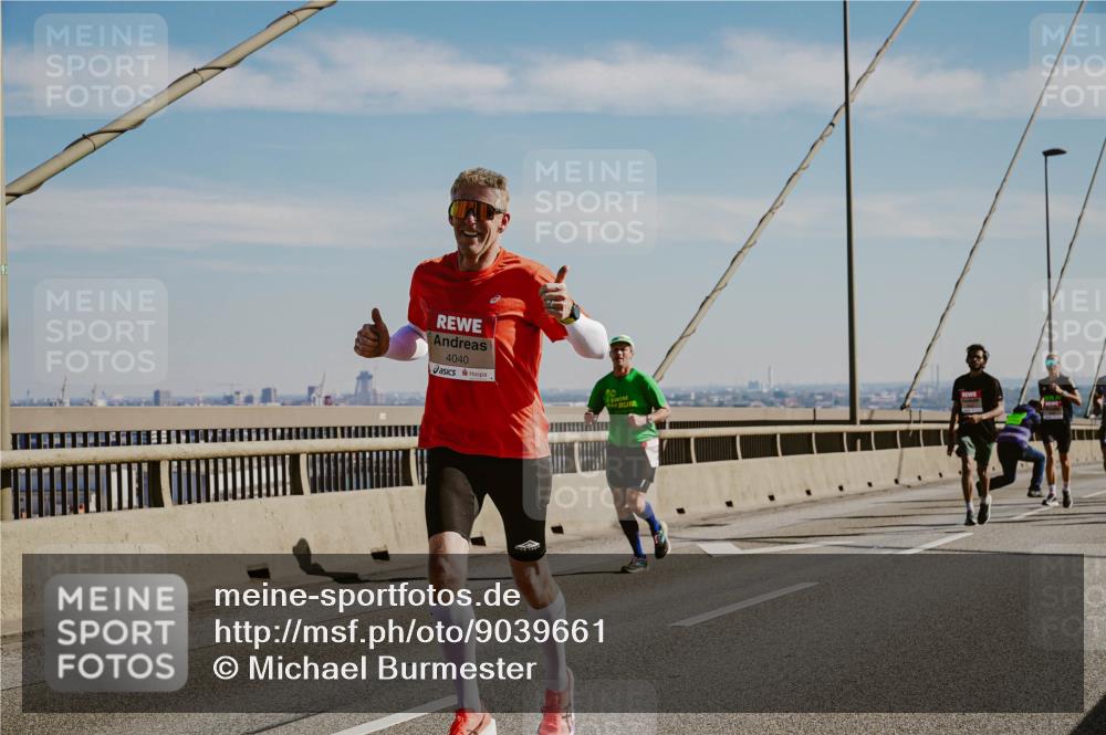 03.10.2025 - Köhlbrandbrückenlauf Michael Burmester http://msf.ph/oto/9039661 03.10.2025 12:19:59 Position 1 6407666666, 4040 meine-sportfotos.de