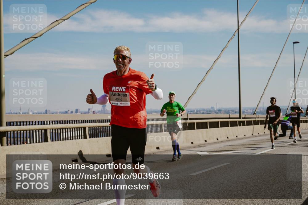 03.10.2025 - Köhlbrandbrückenlauf Michael Burmester http://msf.ph/oto/9039663 03.10.2025 12:19:59 Position 1 4040 meine-sportfotos.de