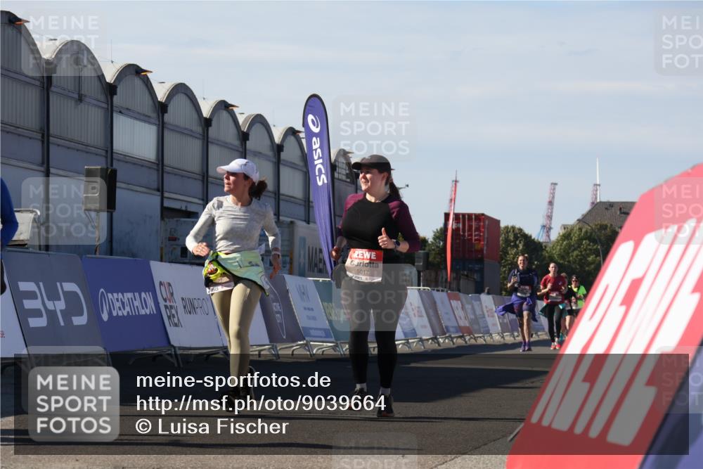 03.10.2025 - Köhlbrandbrückenlauf Luisa Fischer http://msf.ph/oto/9039664 03.10.2025 13:30:23 Ziel 4823, 4927, 5017, 5060, 5079, 5157, 5174, 5233, 6078, 6219 meine-sportfotos.de