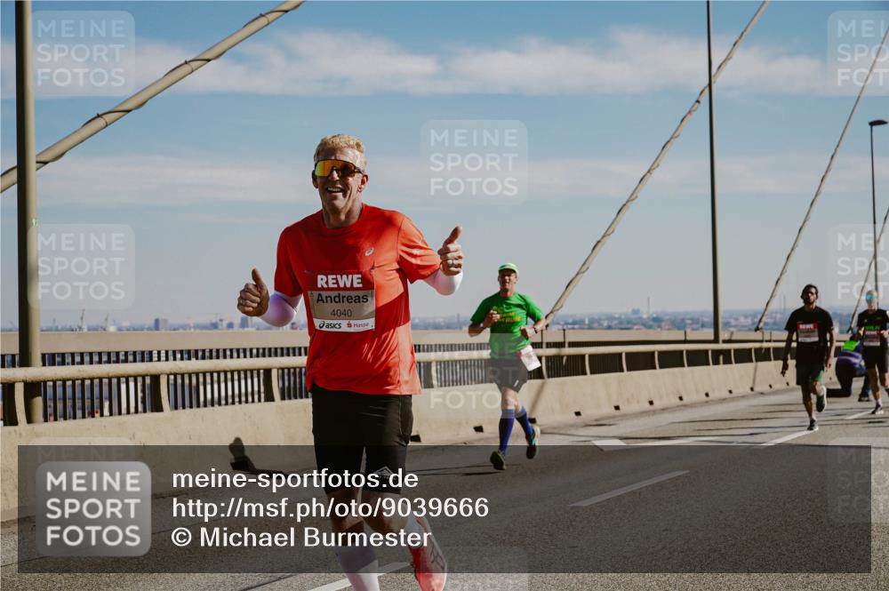 03.10.2025 - Köhlbrandbrückenlauf Michael Burmester http://msf.ph/oto/9039666 03.10.2025 12:19:59 Position 1 4040 meine-sportfotos.de