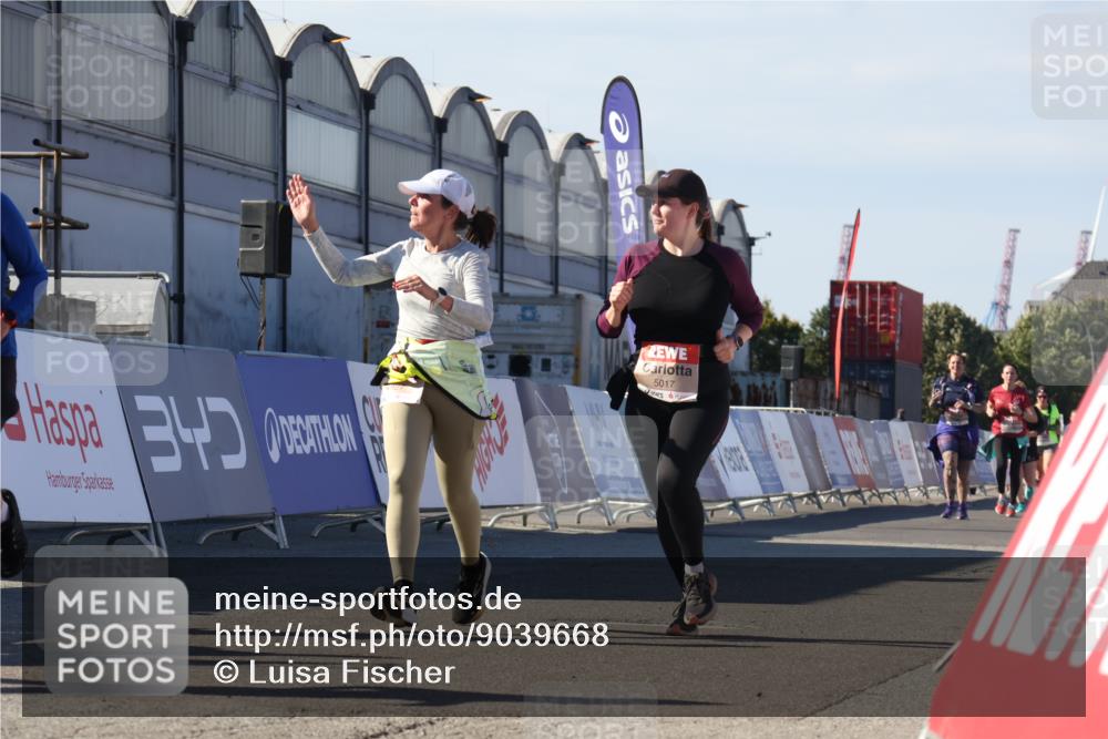 03.10.2025 - Köhlbrandbrückenlauf Luisa Fischer http://msf.ph/oto/9039668 03.10.2025 13:30:23 Ziel 4823, 4927, 5017, 5060, 5079, 5157, 5174, 5233, 6078, 6219 meine-sportfotos.de