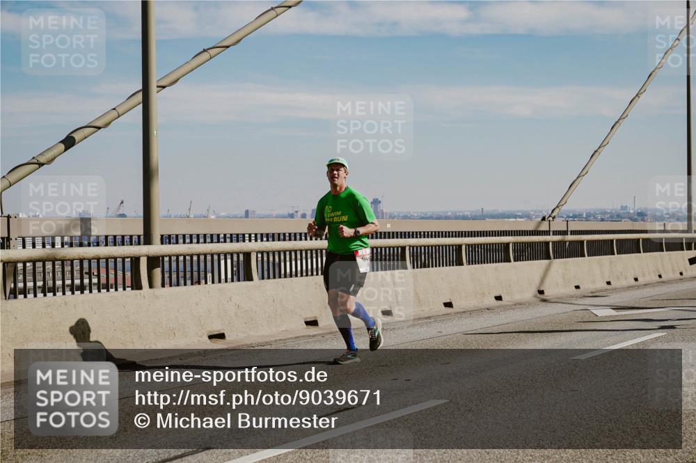 03.10.2025 - Köhlbrandbrückenlauf Michael Burmester http://msf.ph/oto/9039671 03.10.2025 12:20:01 Position 1  meine-sportfotos.de