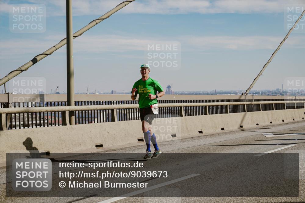 03.10.2025 - Köhlbrandbrückenlauf Michael Burmester http://msf.ph/oto/9039673 03.10.2025 12:20:01 Position 1  meine-sportfotos.de