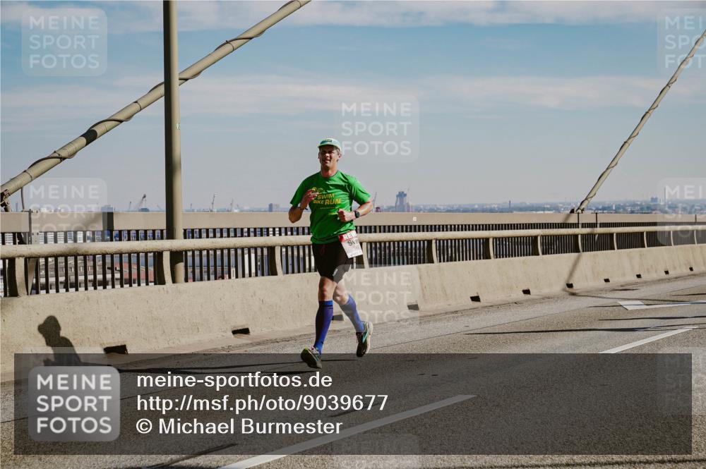 03.10.2025 - Köhlbrandbrückenlauf Michael Burmester http://msf.ph/oto/9039677 03.10.2025 12:20:01 Position 1 92 meine-sportfotos.de