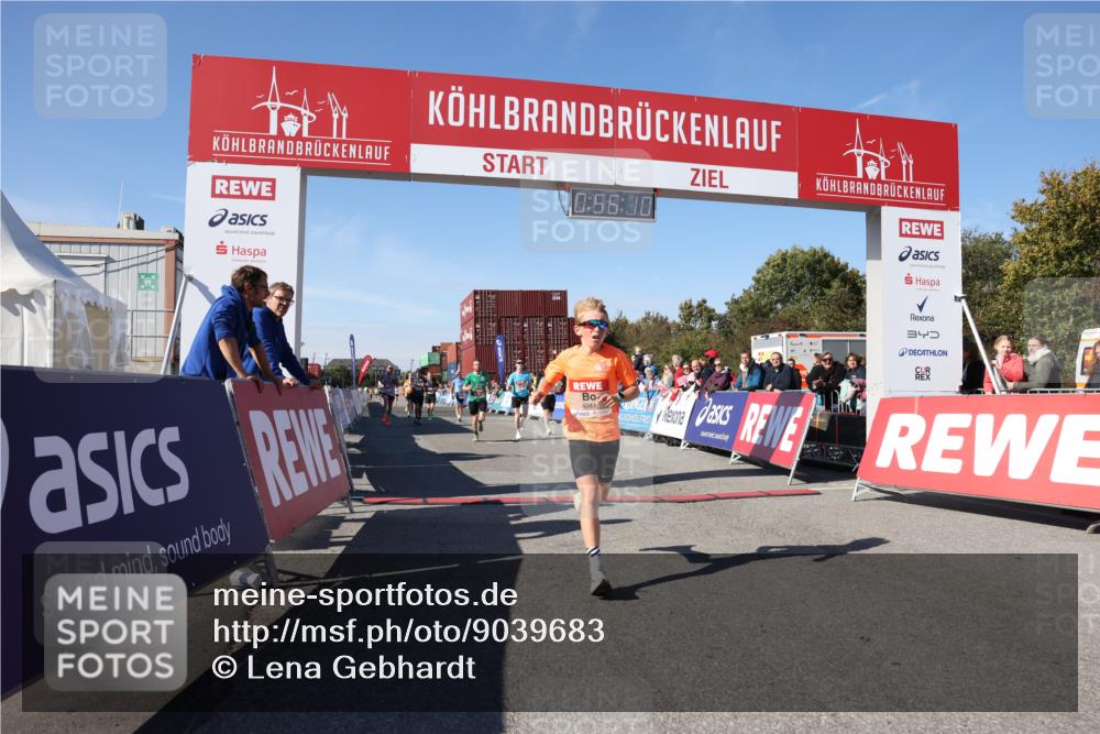 03.10.2025 - Köhlbrandbrückenlauf Lena Gebhardt http://msf.ph/oto/9039683 03.10.2025 12:56:11 Ziel 4041, 4050, 4078, 4114, 4123, 5957, 6206, 6489, 6495, 6778 meine-sportfotos.de