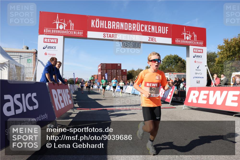 03.10.2025 - Köhlbrandbrückenlauf Lena Gebhardt http://msf.ph/oto/9039686 03.10.2025 12:56:11 Ziel 4041, 4050, 4078, 4114, 4123, 5957, 6206, 6489, 6495, 6778 meine-sportfotos.de