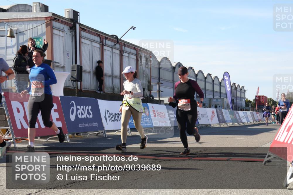 03.10.2025 - Köhlbrandbrückenlauf Luisa Fischer http://msf.ph/oto/9039689 03.10.2025 13:30:25 Ziel 4823, 4927, 5017, 5060, 5157, 5174, 5233, 5346, 6078, 6219 meine-sportfotos.de