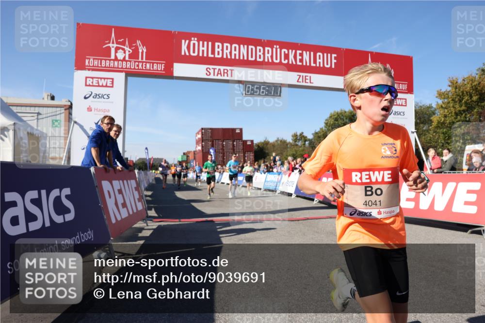03.10.2025 - Köhlbrandbrückenlauf Lena Gebhardt http://msf.ph/oto/9039691 03.10.2025 12:56:12 Ziel 4041, 4050, 4078, 4114, 4123, 5957, 6206, 6489, 6495, 6778 meine-sportfotos.de